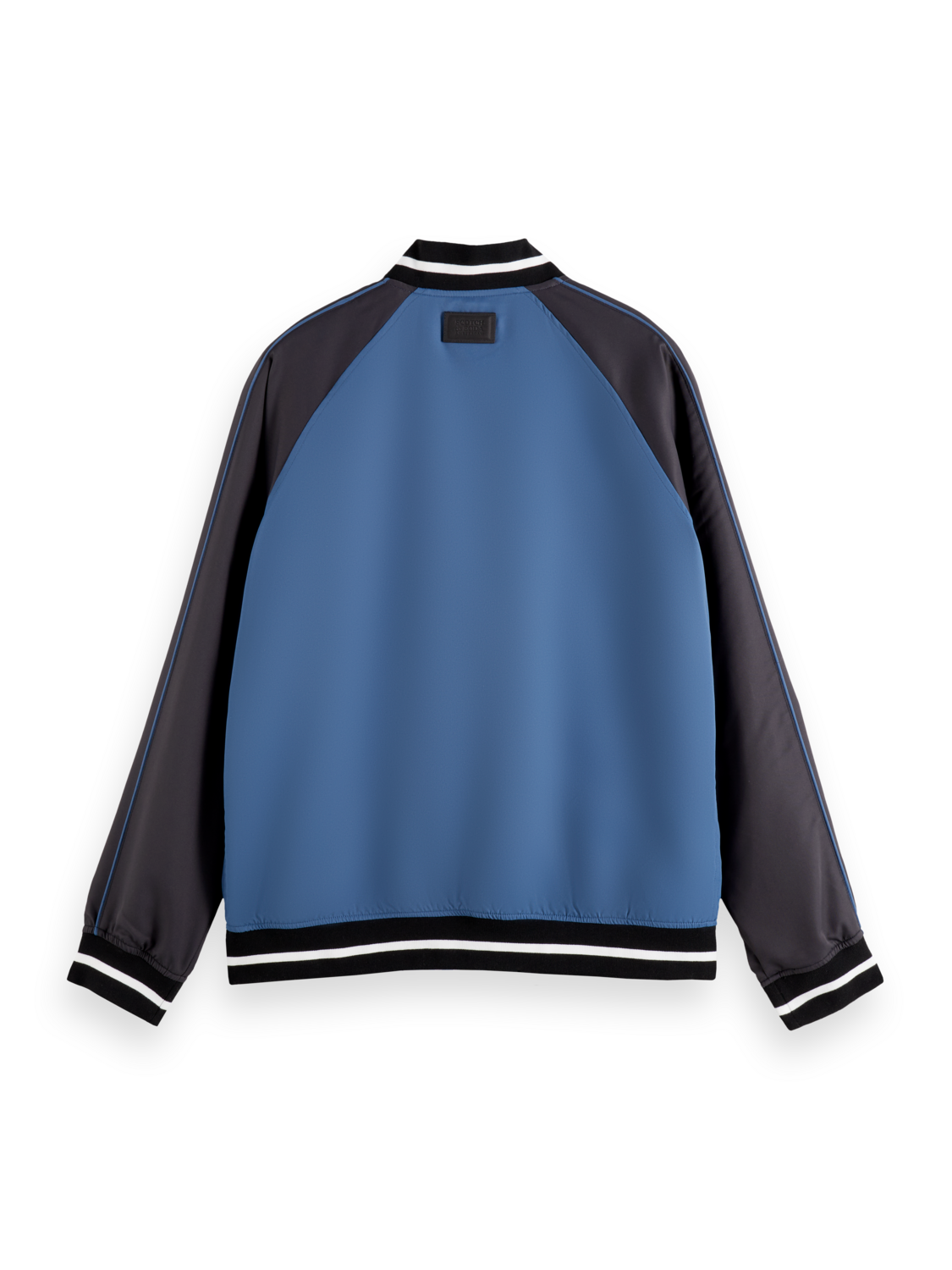 Reversible and ready to switch up your style, this bomber jacket offers two distinct looks. One side features a bold print, while the other showcases a sleek, solid colour, giving you effortless versatility for any occasion.
100% Polyester
Regular fit