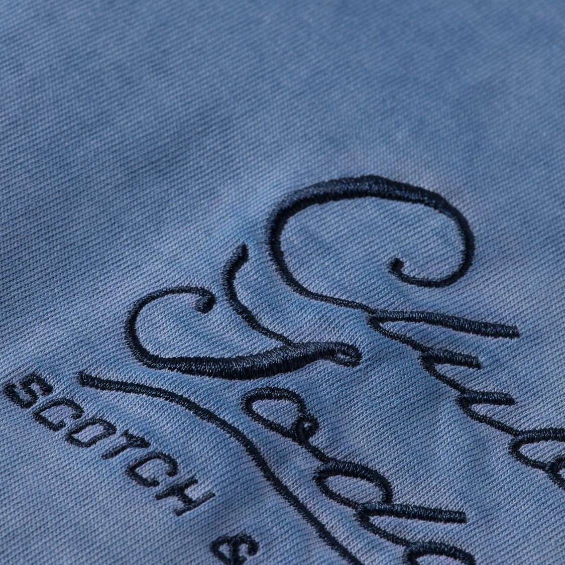 The Relaxed-Fit Inside Out Cold Dye T-Shirt is all about cool comfort with a twist. It's your everyday essential with an edgy vibe.
100% Cotton