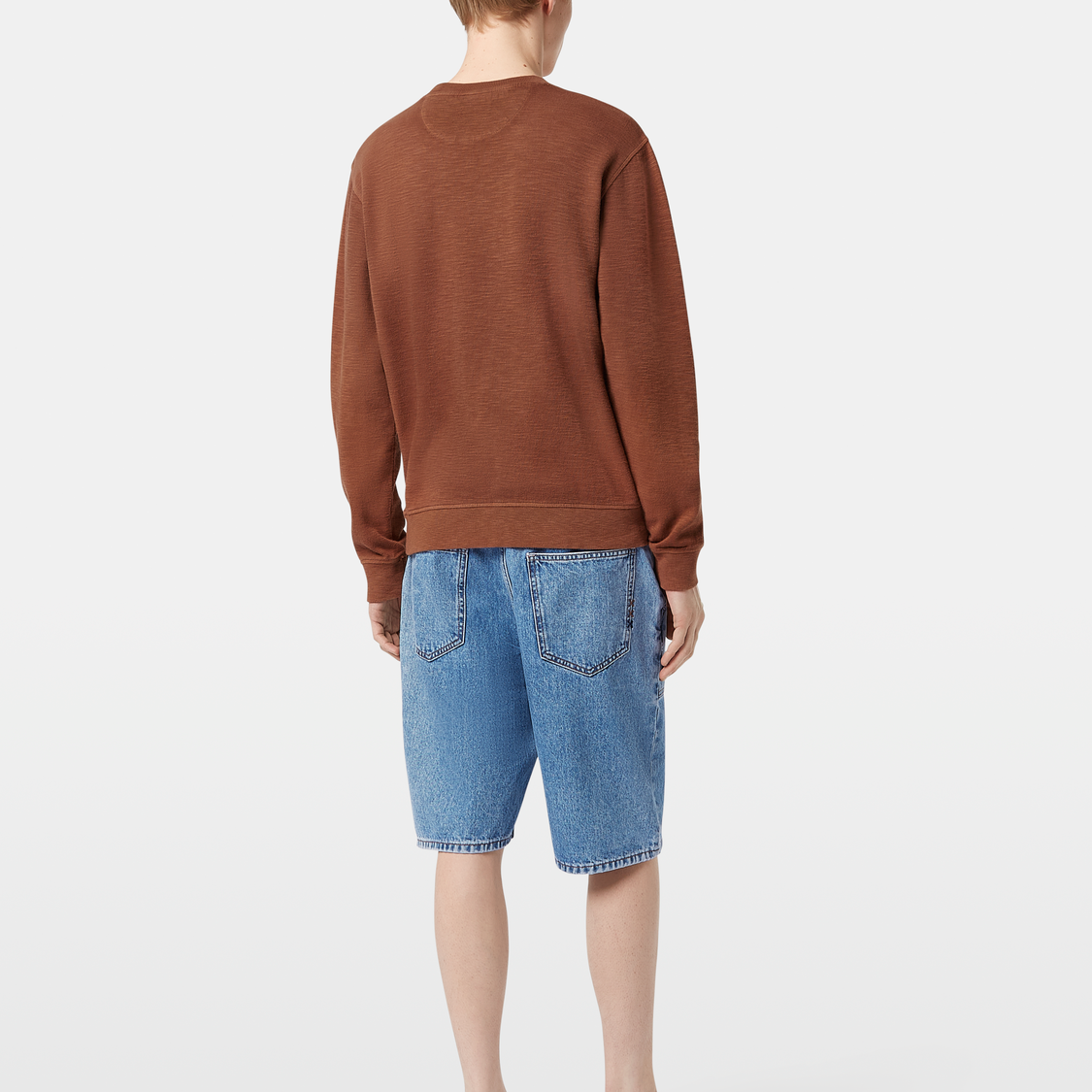 Made from soft fabric, this garment-dyed sweatshirt combines a textured feel with a timeless regular fit for everyday comfort and style.
97% Cotton - Organic
3% Polyester