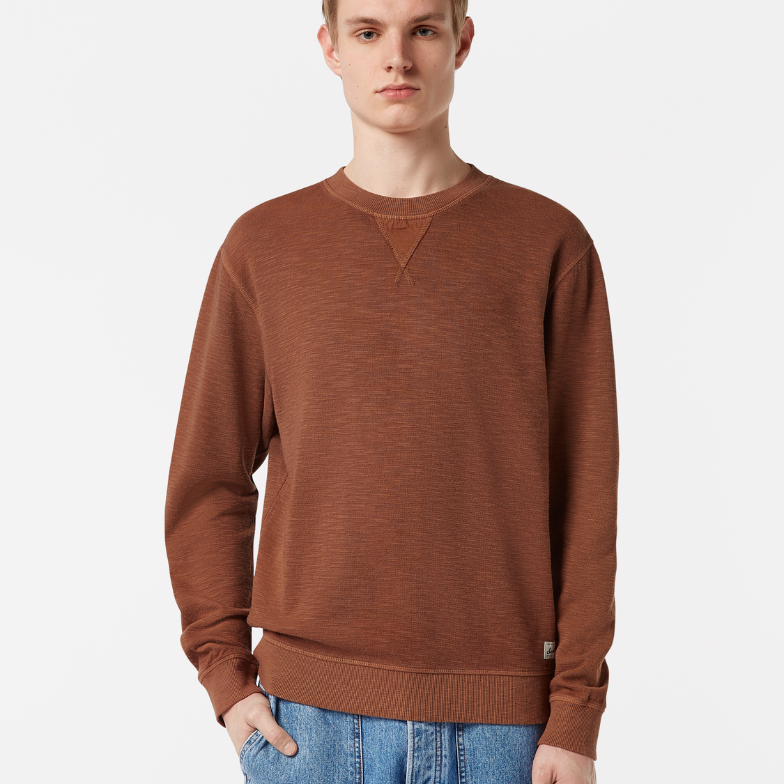 Made from soft fabric, this garment-dyed sweatshirt combines a textured feel with a timeless regular fit for everyday comfort and style.
97% Cotton - Organic
3% Polyester