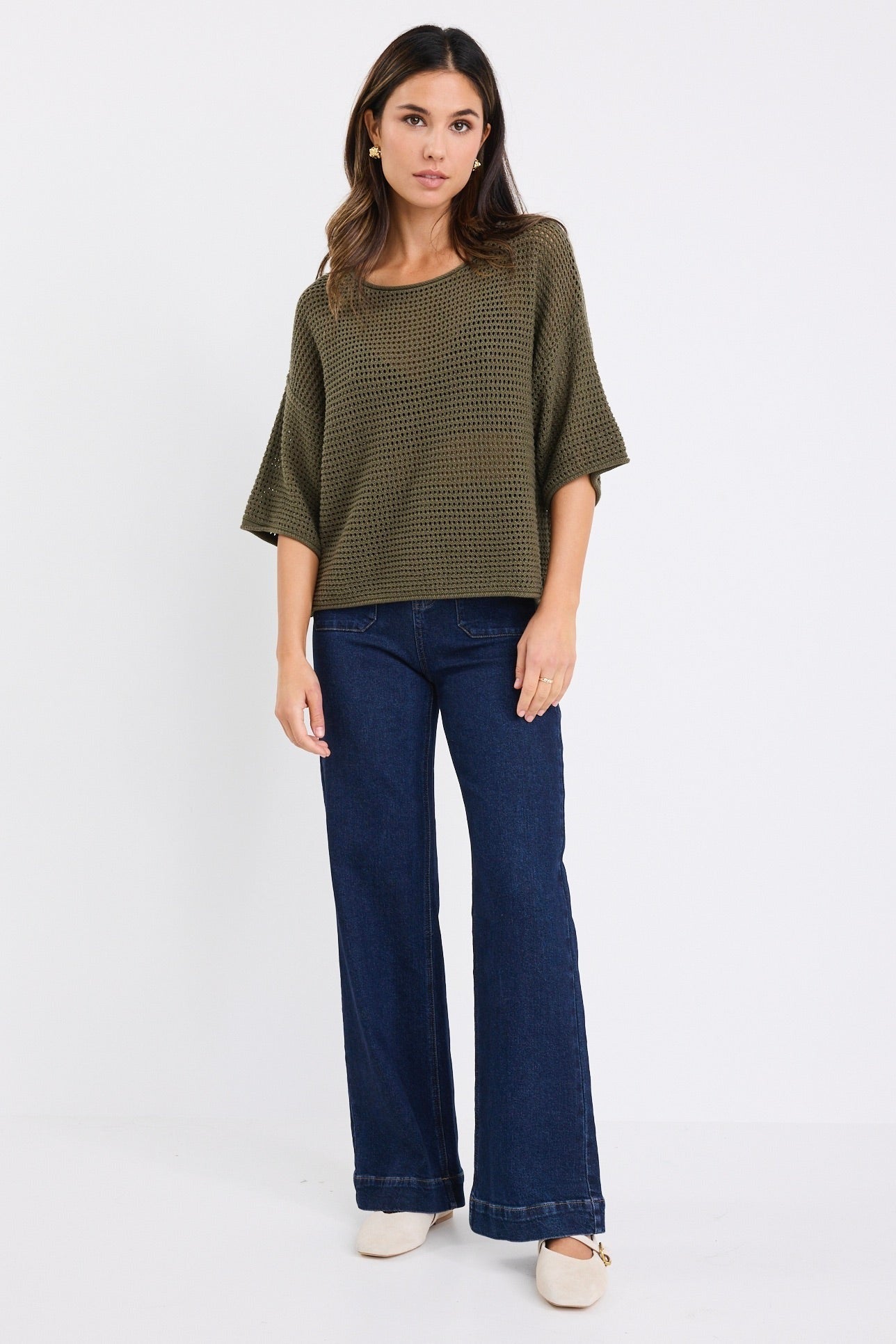 Easygoing yet elevated, the Sunrise cotton knit tee is your new off-duty go-to. With a breezy open weave and relaxed fit, it brings effortless texture and breathability to your everyday style. Perfect for layering or wearing solo.
This tee strikes the perfect balance between casual and cool, making it ideal for high-low dressing with tailored trousers or relaxed denim.
- 100% natural cotton for breathable comfort
- Textured open knit
- Relaxed boxy silhouette with short sleeves
- Lightweight and perfect f