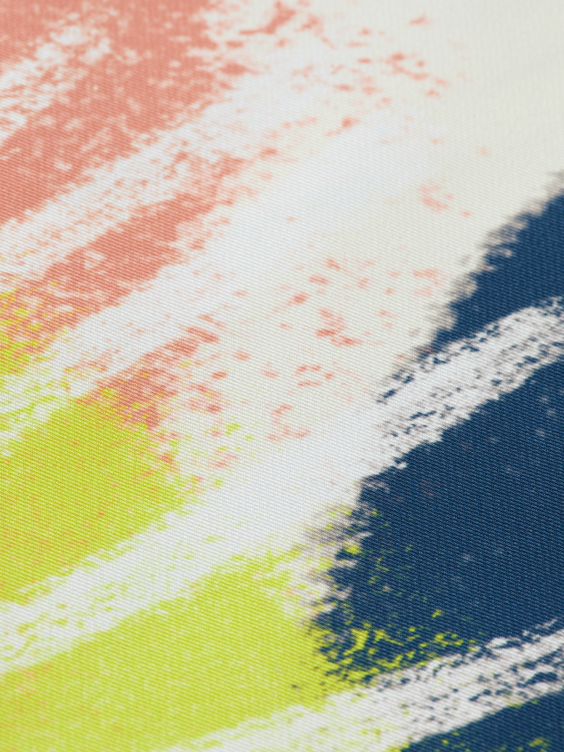 Effortlessly sophisticated, this midi dress showcases a bold abstract print and a relaxed silhouette for a perfect blend of style and ease.
100% Polyester