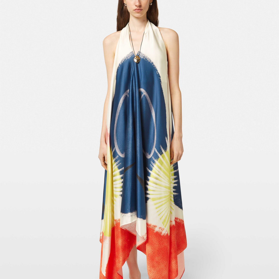 Effortlessly sophisticated, this midi dress showcases a bold abstract print and a relaxed silhouette for a perfect blend of style and ease.
100% Polyester