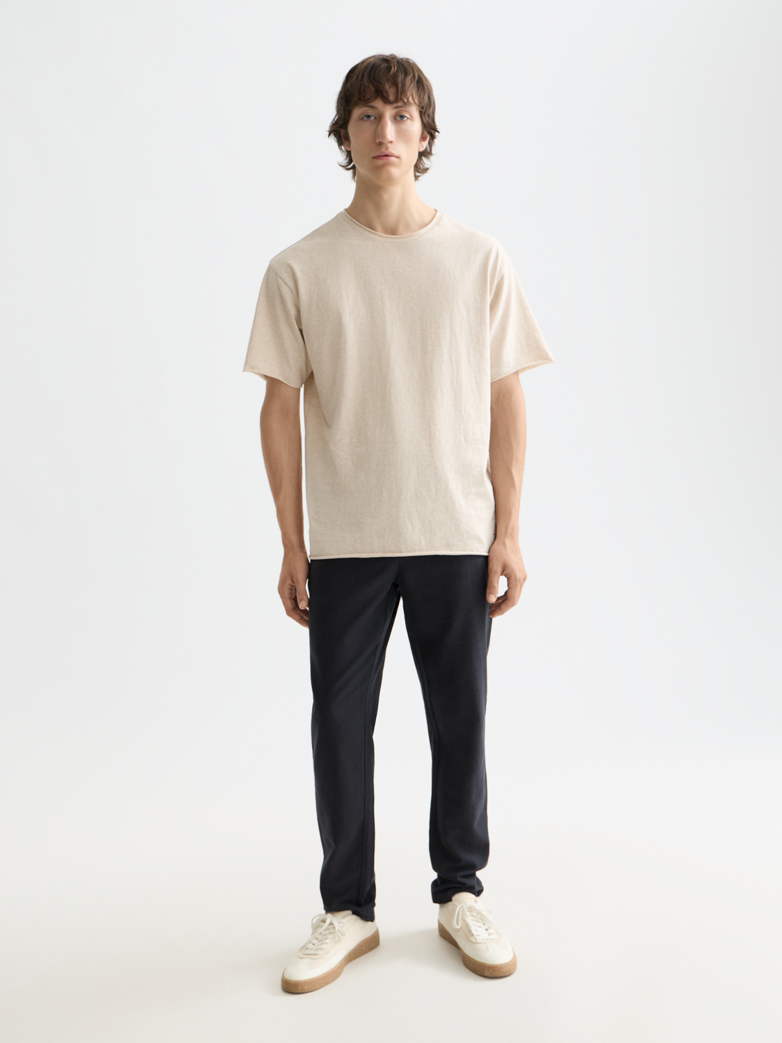 Embrace laid-back comfort with our Warren twill jogger pants. These joggers combine a relaxed aesthetic with breathable fabric - ideal for both leisure and spontaneous thrills.

Men's pants
Straight-fit
Zipper and button closure
Back pocket
Side pockets
67% Cotton, 33% Linen