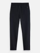 Embrace laid-back comfort with our Warren twill jogger pants. These joggers combine a relaxed aesthetic with breathable fabric - ideal for both leisure and spontaneous thrills.

Men's pants
Straight-fit
Zipper and button closure
Back pocket
Side pockets
67% Cotton, 33% Linen