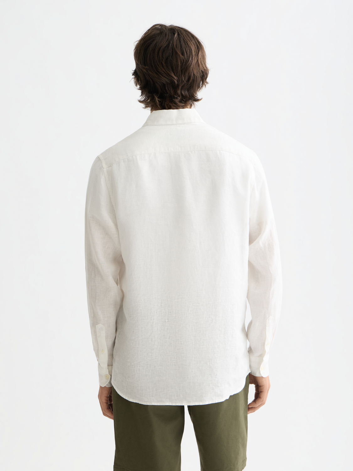 Dive into the heart of summer with the linen shirt. Crafted for comfort, this shirt is a tribute to those sun-drenched days and balmy nights. Its classic button down design meets the laid-back luxury of linen, offering a silhouette that's as breezy as it is stylish.

Men's shirt
100% linen
Long sleeved
Button down
100% Linen