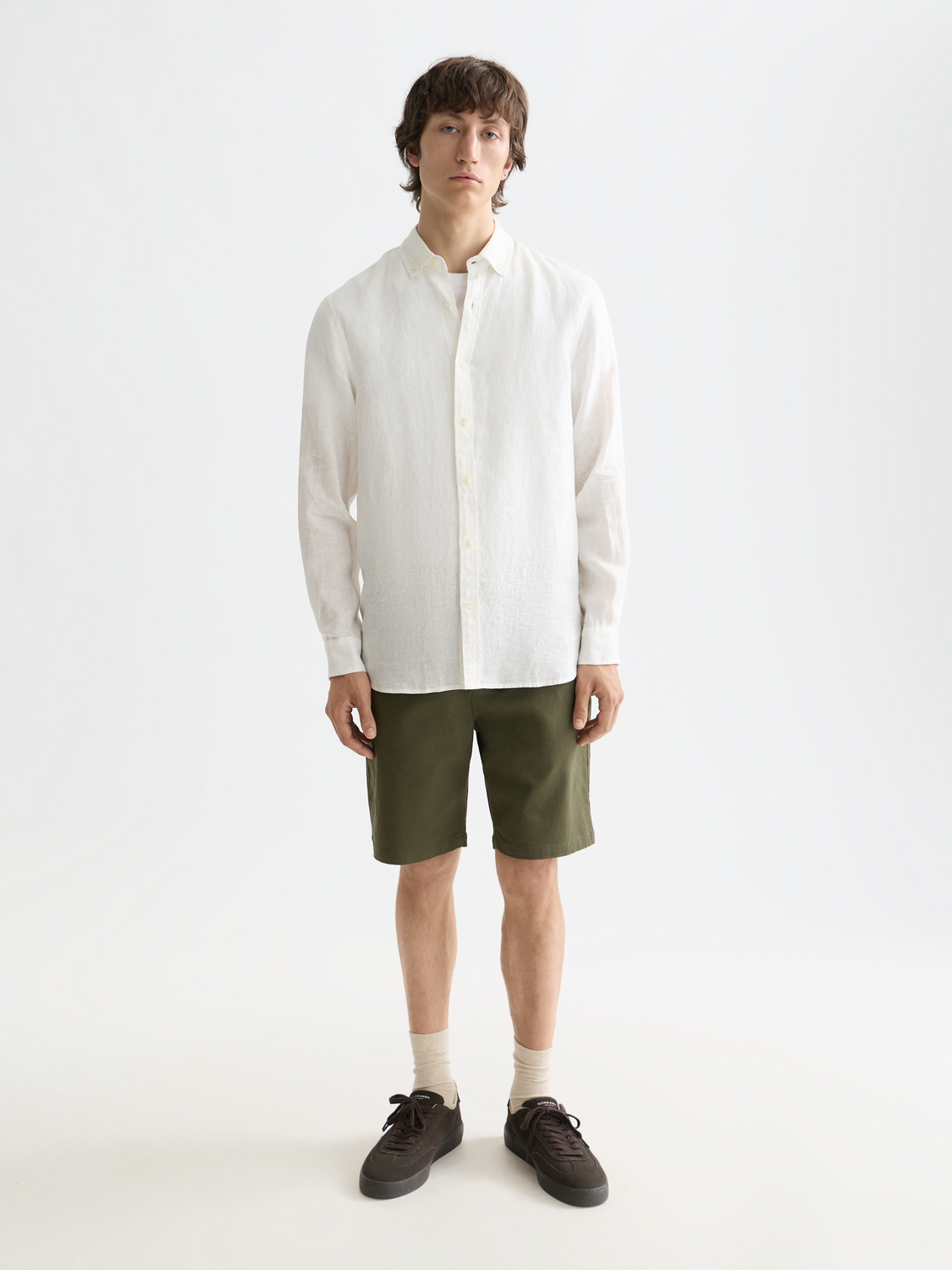 Dive into the heart of summer with the linen shirt. Crafted for comfort, this shirt is a tribute to those sun-drenched days and balmy nights. Its classic button down design meets the laid-back luxury of linen, offering a silhouette that's as breezy as it is stylish.

Men's shirt
100% linen
Long sleeved
Button down
100% Linen