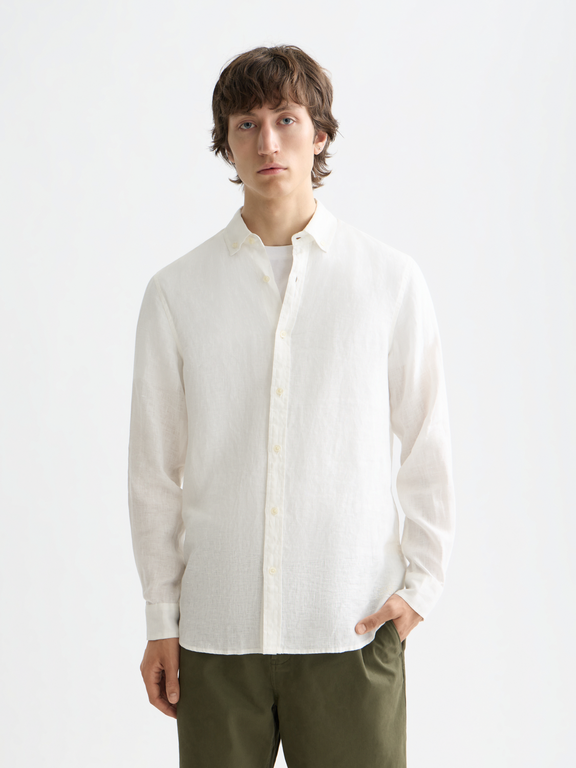 Dive into the heart of summer with the linen shirt. Crafted for comfort, this shirt is a tribute to those sun-drenched days and balmy nights. Its classic button down design meets the laid-back luxury of linen, offering a silhouette that's as breezy as it is stylish.

Men's shirt
100% linen
Long sleeved
Button down
100% Linen