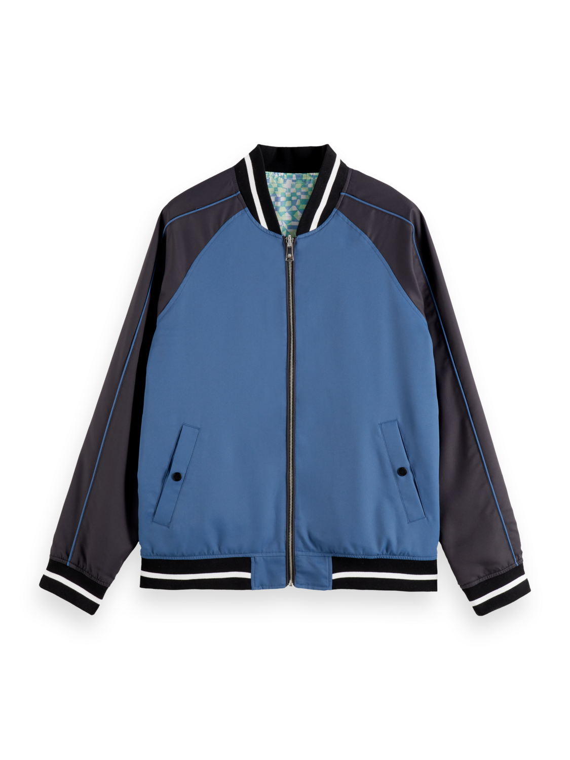 Reversible and ready to switch up your style, this bomber jacket offers two distinct looks. One side features a bold print, while the other showcases a sleek, solid colour, giving you effortless versatility for any occasion.

100% Polyester

Regular fit