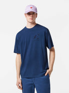 This relaxed fit t-shirt features bold graphics on both the front and back for a bold look.

100% Cotton