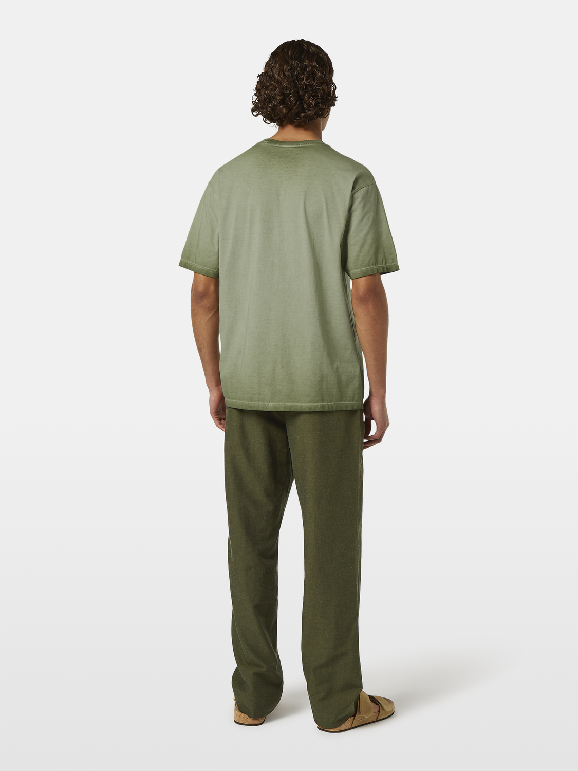 The Relaxed-Fit Inside Out Cold Dye T-Shirt is all about cool comfort with a twist. It's your everyday essential with an edgy vibe.

100% Cotton