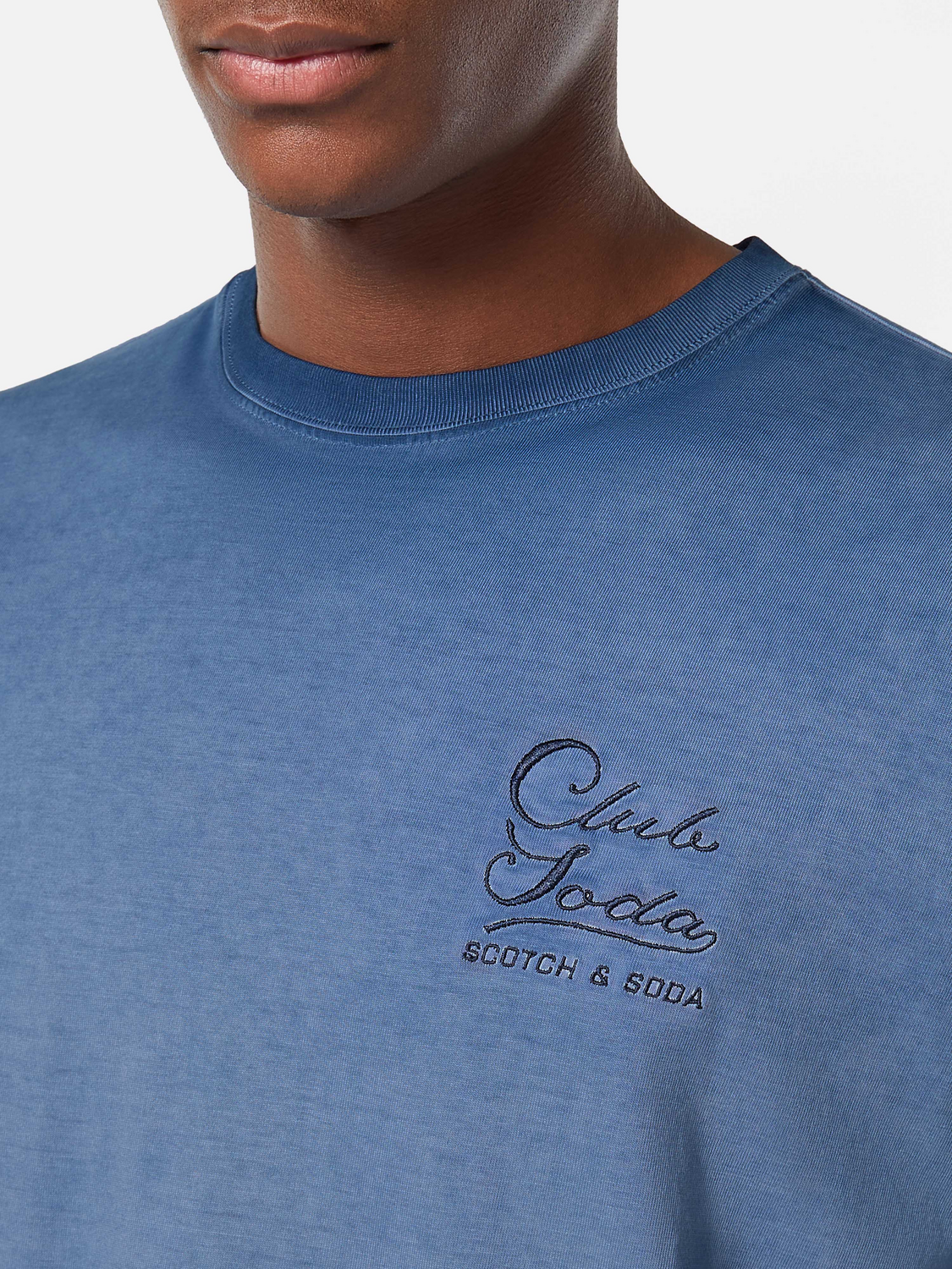 The Relaxed-Fit Inside Out Cold Dye T-Shirt is all about cool comfort with a twist. It's your everyday essential with an edgy vibe.

100% Cotton