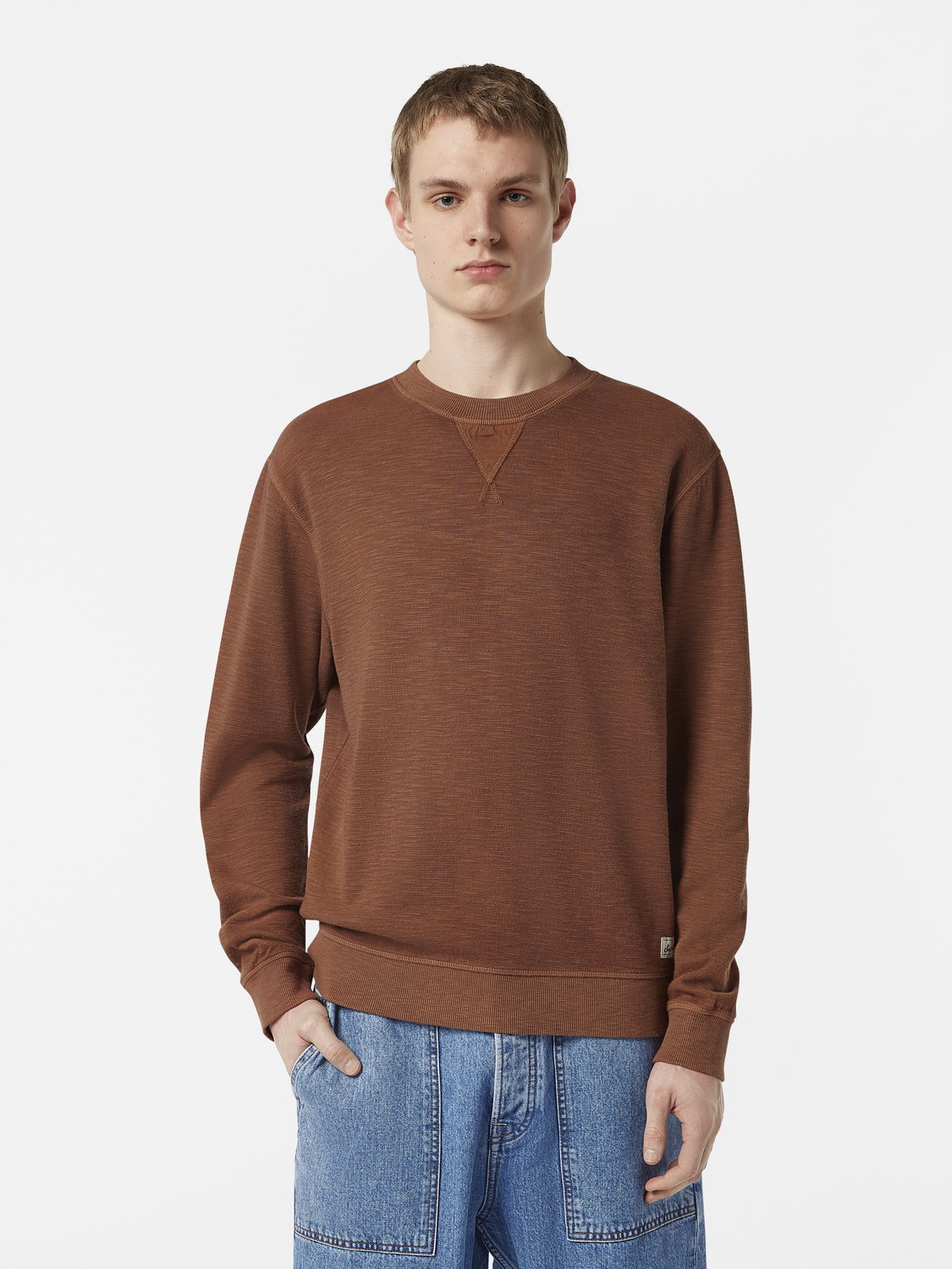 Made from soft fabric, this garment-dyed sweatshirt combines a textured feel with a timeless regular fit for everyday comfort and style.

97% Cotton - Organic
3% Polyester